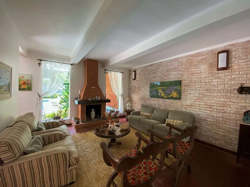 Foto 1 de Casa de Condomínio com 4 Quartos à venda, 376m² em Jardim Algarve, Cotia