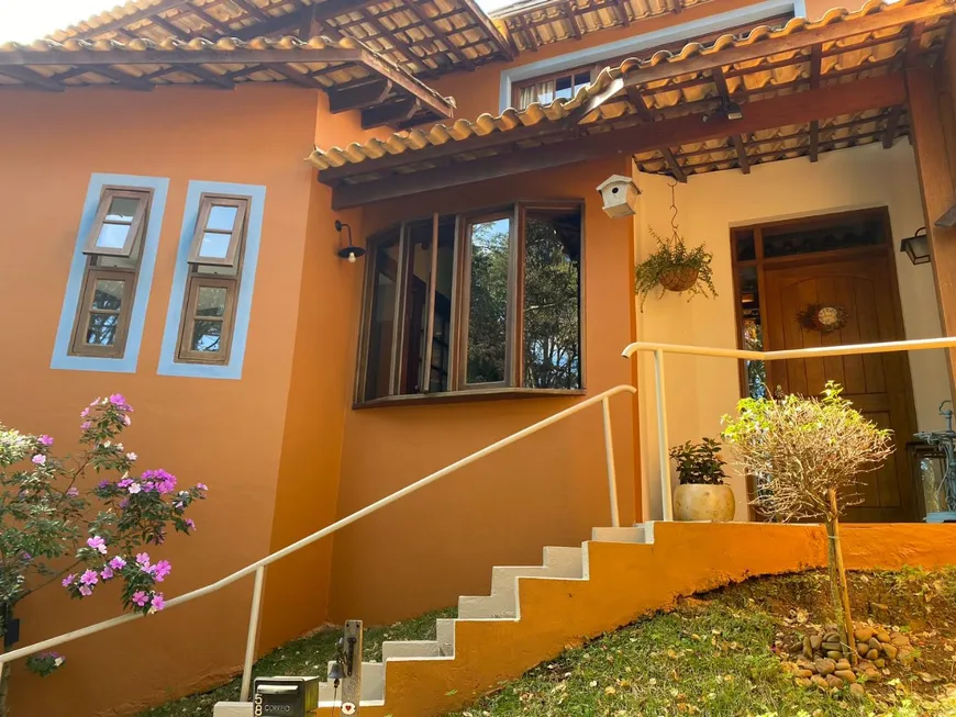 Foto 1 de Casa com 4 Quartos à venda, 280m² em Jardim das Flores, Cotia