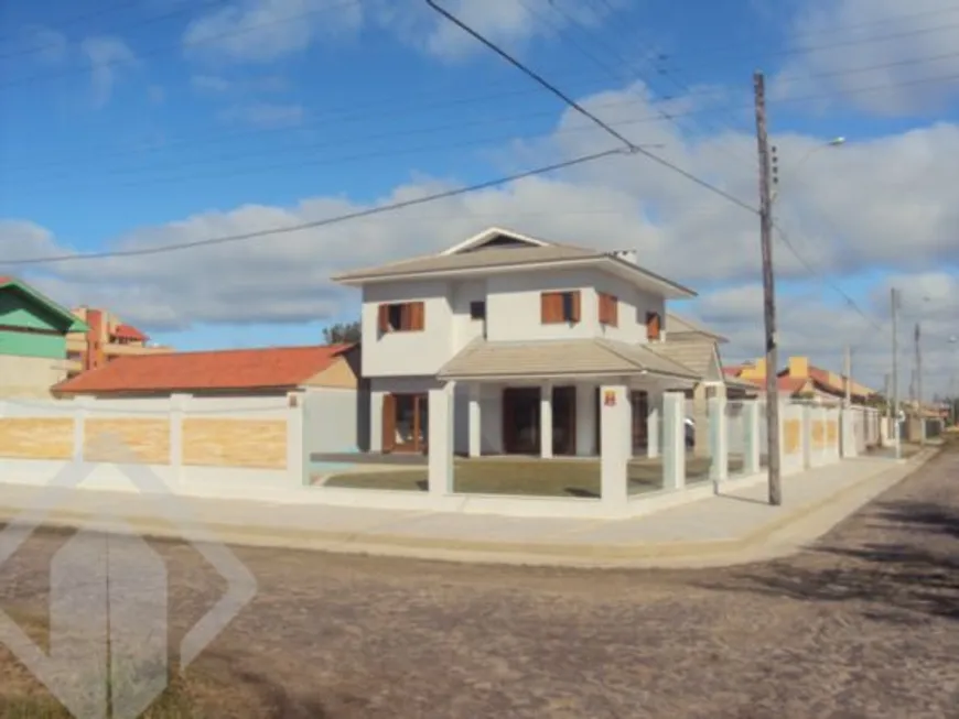 Foto 1 de Casa com 4 Quartos à venda, 197m² em Centro, Tramandaí