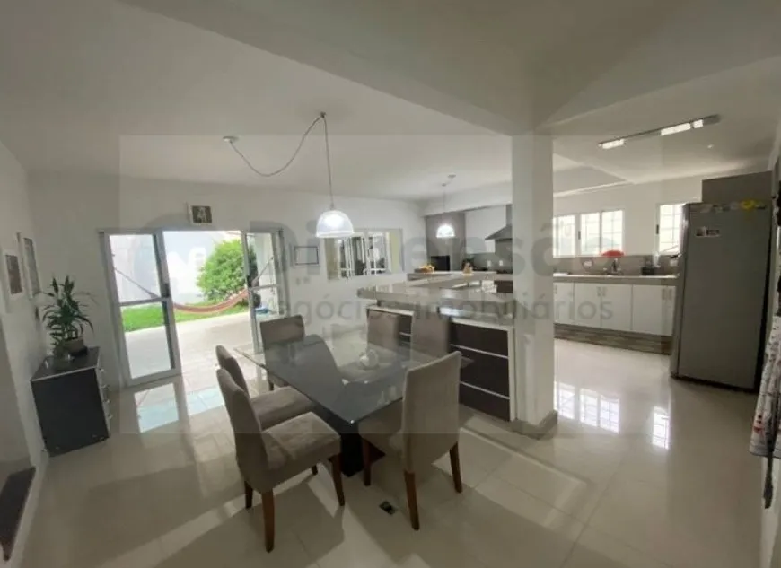Foto 1 de Casa com 4 Quartos à venda, 250m² em Coloninha, Florianópolis