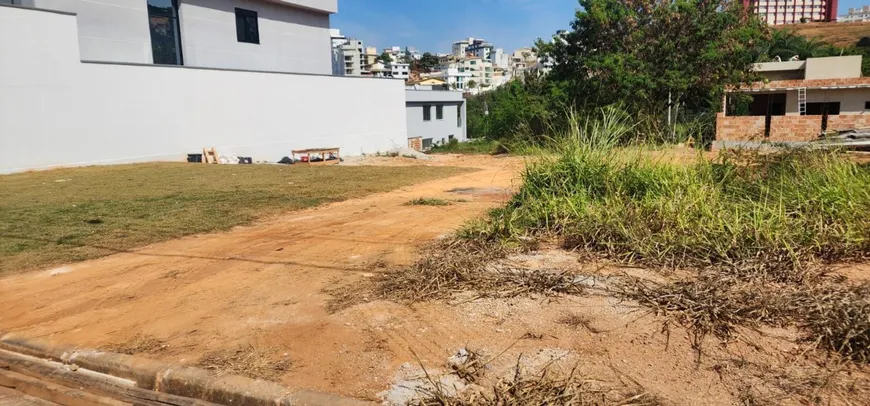 Foto 1 de Lote/Terreno à venda, 378m² em Portal Do Sol, Contagem