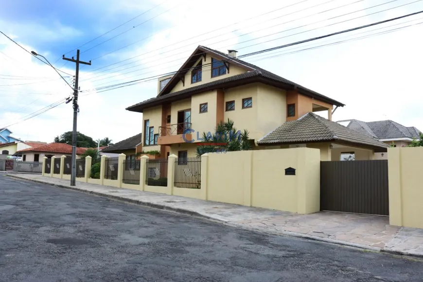 Foto 1 de Sobrado com 4 Quartos à venda, 364m² em Ouro Verde, Campo Largo