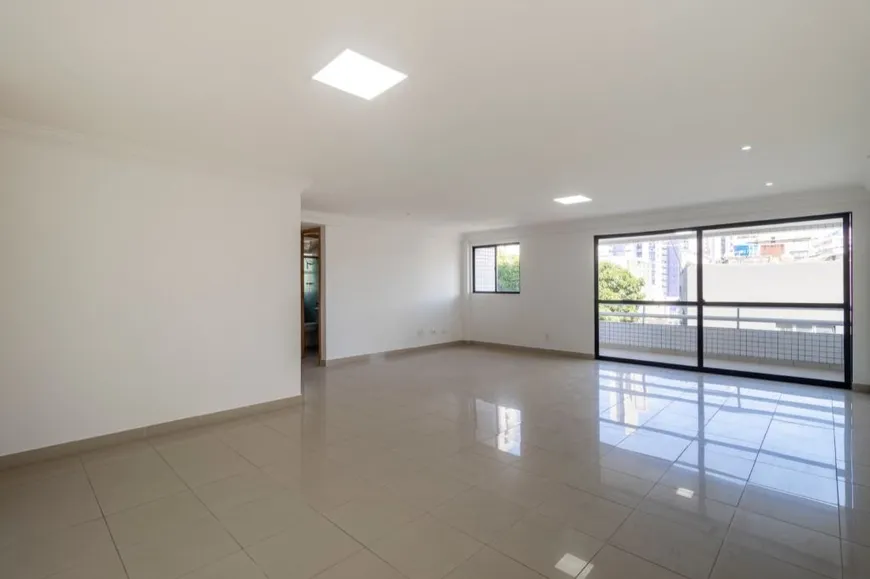 Foto 1 de Apartamento com 3 Quartos à venda, 131m² em Boa Viagem, Recife