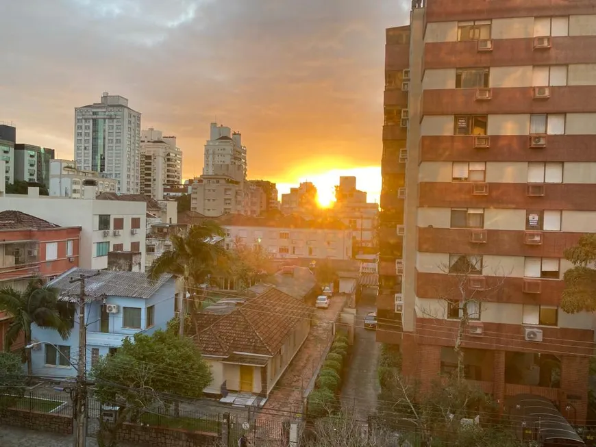 Foto 1 de Apartamento com 3 Quartos à venda, 79m² em Menino Deus, Porto Alegre