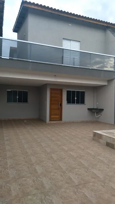 Foto 1 de Sobrado com 4 Quartos à venda, 120m² em Suarão, Itanhaém