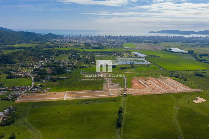 Foto 1 de Lote/Terreno à venda, 200m² em Sertão do Trombudo, Itapema