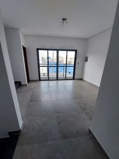 Foto 1 de Sobrado com 2 Quartos à venda, 122m² em Vila Clarice, Santo André