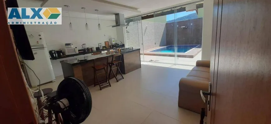 Foto 1 de Casa com 4 Quartos à venda, 390m² em Piratininga, Niterói