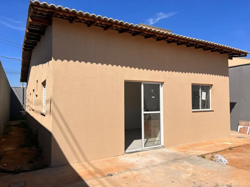 Foto 1 de Casa com 2 Quartos à venda, 55m² em Jardim Europa, Uberlândia