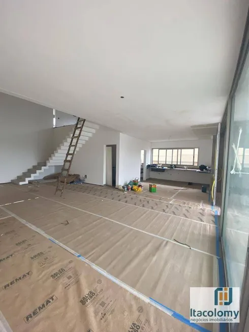 Foto 1 de Casa de Condomínio com 4 Quartos à venda, 367m² em Alphaville, Santana de Parnaíba