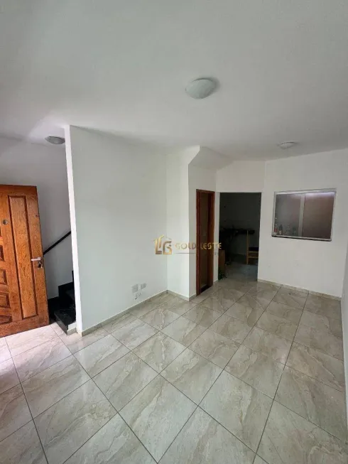 Foto 1 de Casa de Condomínio com 2 Quartos para alugar, 64m² em Cidade Líder, São Paulo