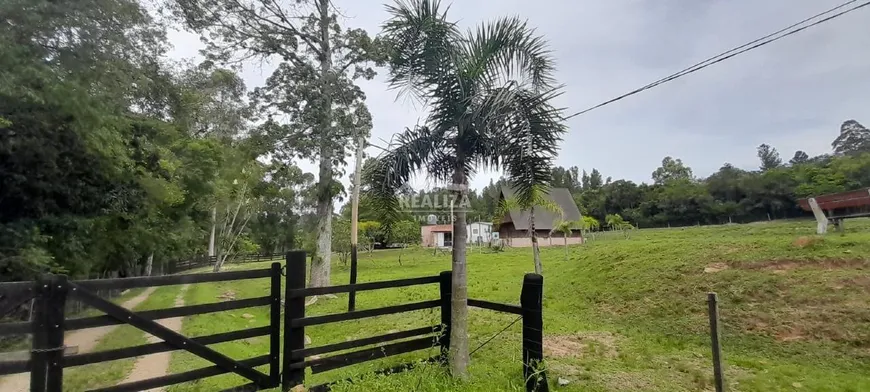 Foto 1 de Fazenda/Sítio com 3 Quartos à venda, 80m² em Fiuza, Viamão