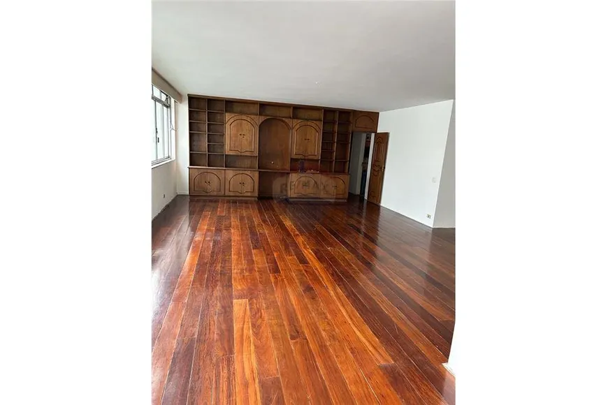 Foto 1 de Apartamento com 3 Quartos à venda, 256m² em Cerqueira César, São Paulo