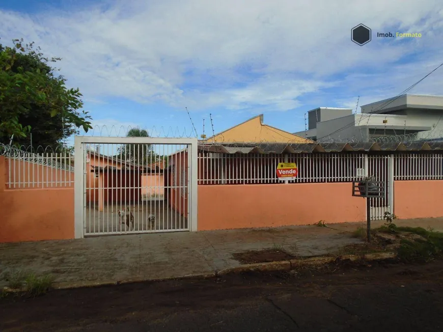 Foto 1 de Casa com 2 Quartos à venda, 142m² em Jardim Joquei Club, Campo Grande