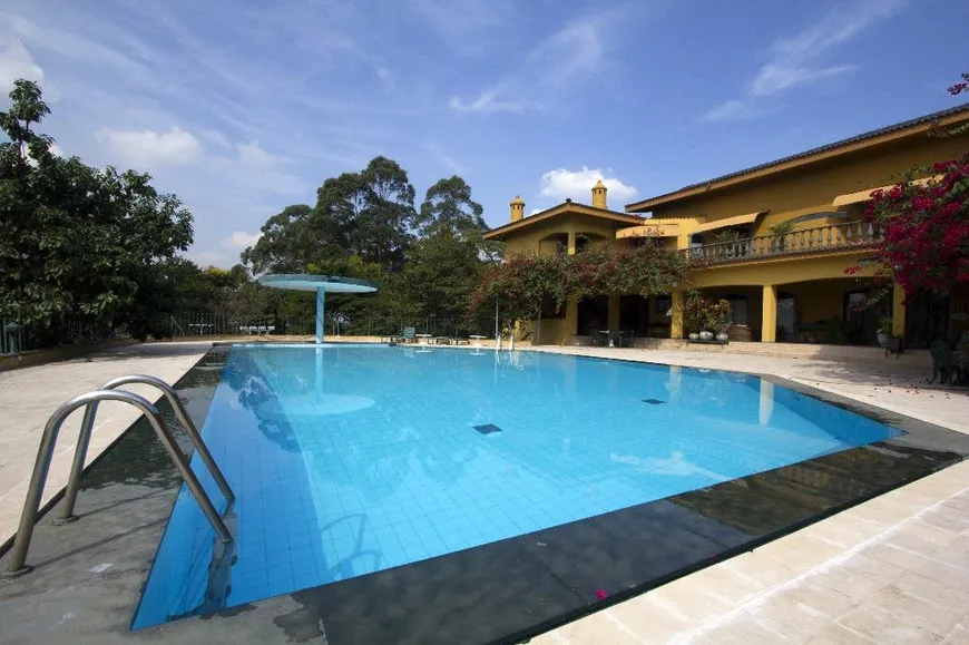 Foto 1 de Casa de Condomínio com 5 Quartos à venda, 1850m² em Condomínio Iolanda, Taboão da Serra