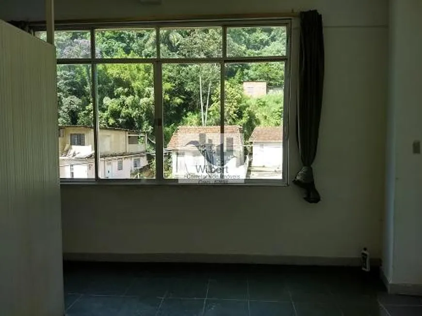 Foto 1 de Apartamento com 1 Quarto para alugar, 30m² em Mosela, Petrópolis