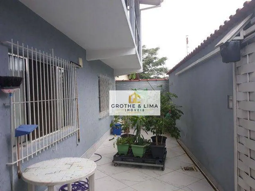 Foto 1 de Casa com 5 Quartos à venda, 245m² em Vila Tesouro, São José dos Campos