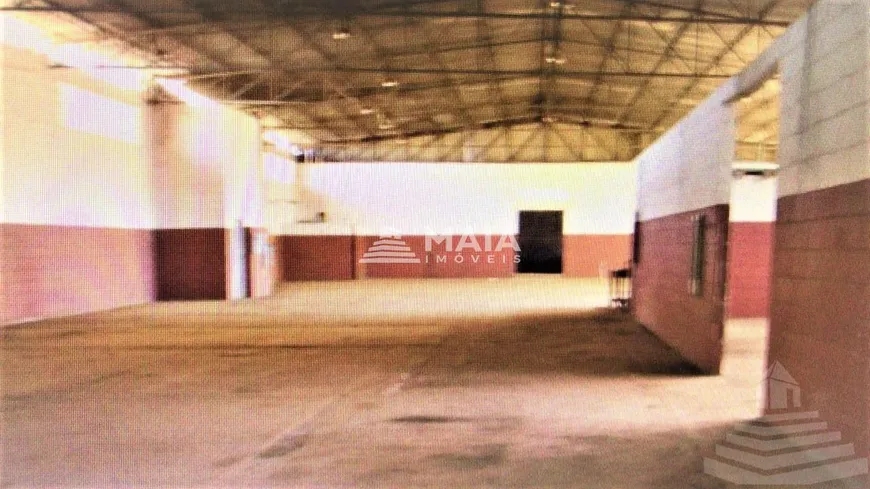 Foto 1 de Galpão/Depósito/Armazém à venda, 2000m² em Vila Sao Cristovao, Uberaba