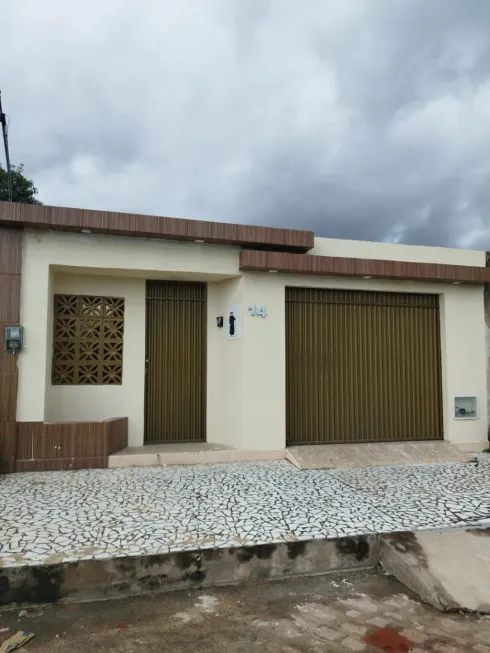 Foto 1 de Casa com 3 Quartos para alugar, 250m² em Santo Antônio, Juazeiro do Norte