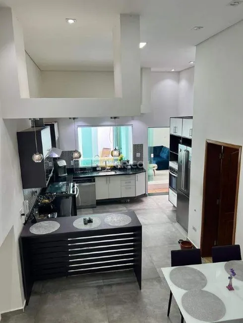 Foto 1 de Casa com 4 Quartos à venda, 373m² em Jardim Pacaembú, Jundiaí