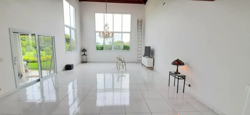 Foto 1 de Casa de Condomínio com 4 Quartos à venda, 363m² em , Cesário Lange