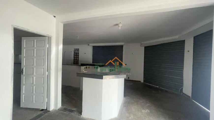 Foto 1 de Ponto Comercial para alugar, 150m² em Parque Residencial Laranjeiras, Serra