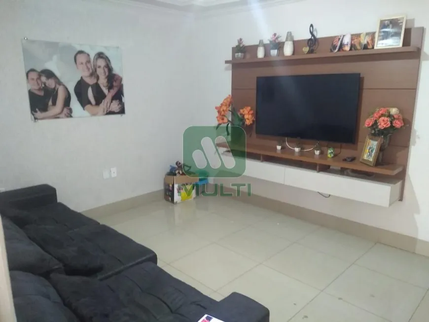 Foto 1 de Casa com 3 Quartos à venda, 212m² em Cidade Jardim, Uberlândia