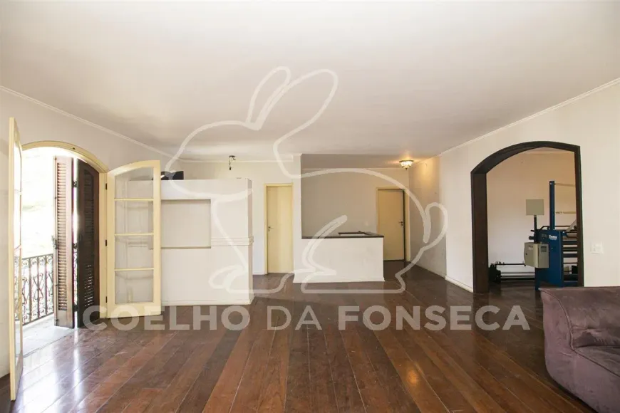 Foto 1 de Casa com 3 Quartos à venda, 380m² em Vila Inah, São Paulo