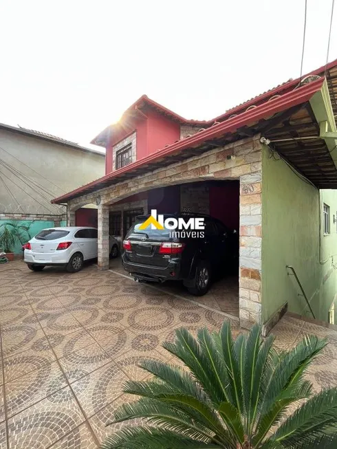 Foto 1 de Casa com 3 Quartos à venda, 252m² em Diamante, Belo Horizonte