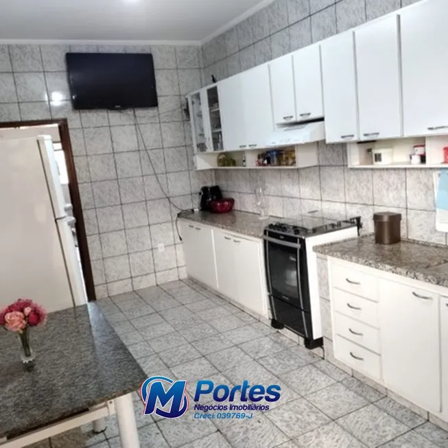 Foto 1 de Casa com 3 Quartos à venda, 200m² em Vila Ipiranga, São José do Rio Preto