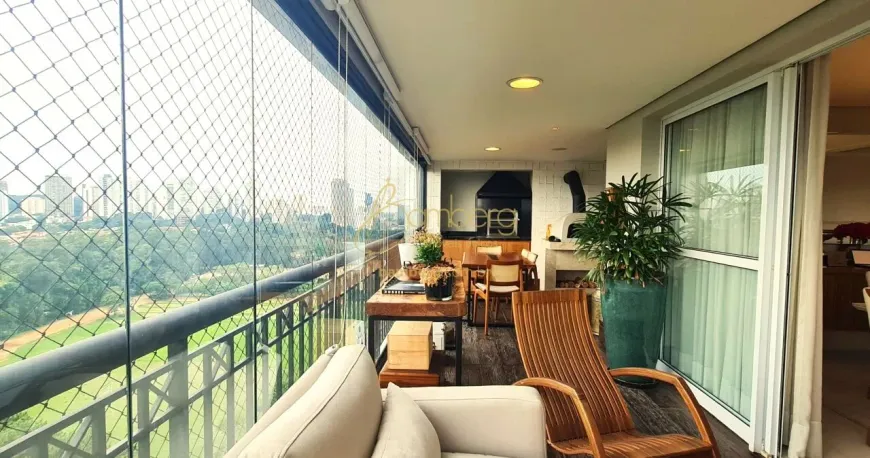 Foto 1 de Apartamento com 4 Quartos à venda, 220m² em Granja Julieta, São Paulo