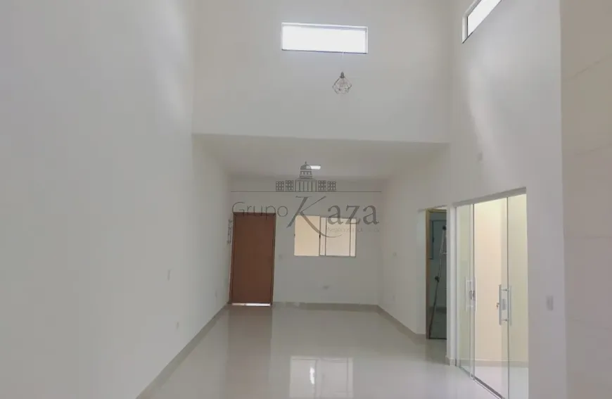 Foto 1 de Casa de Condomínio com 2 Quartos à venda, 136m² em Portal dos Passaros, São José dos Campos