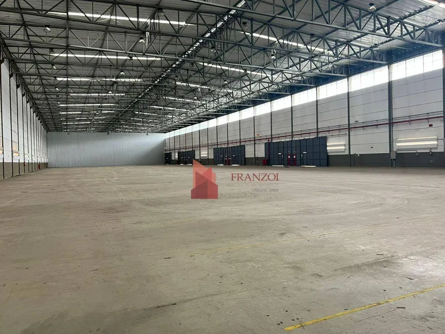 Foto 1 de Galpão/Depósito/Armazém para alugar, 5200m² em Espinheiros, Itajaí