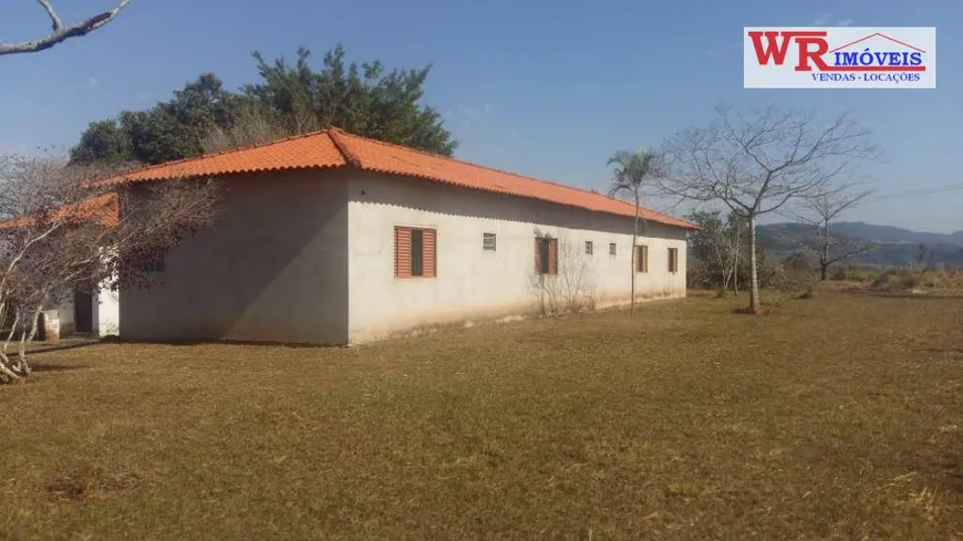 Foto 1 de Fazenda/Sítio com 4 Quartos à venda, 280m² em Zona Rural, Porangaba