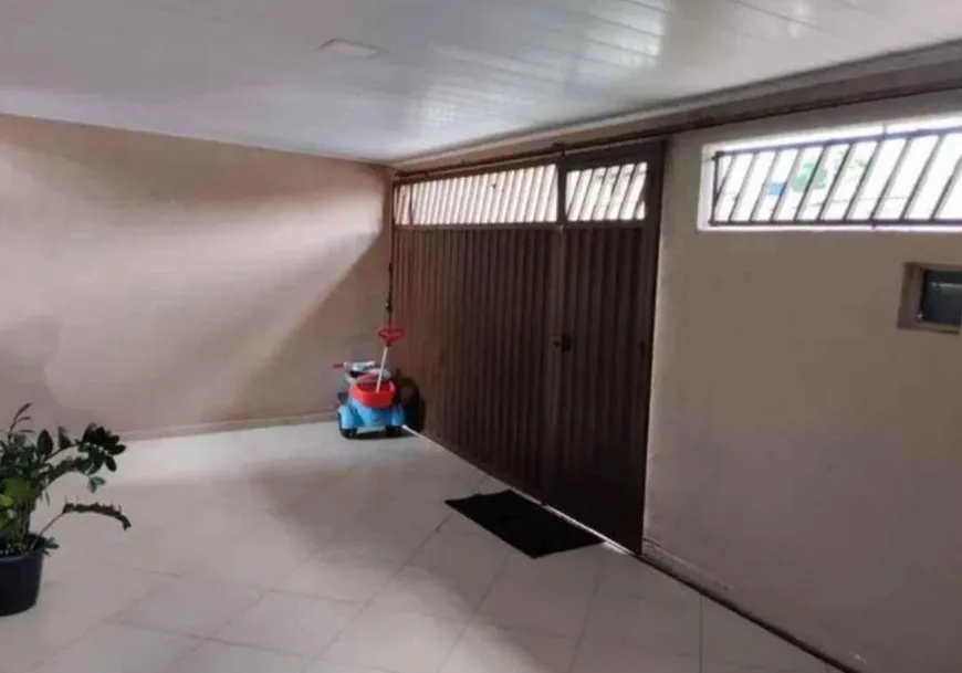 Foto 1 de Casa com 2 Quartos à venda, 53m² em Stiep, Salvador