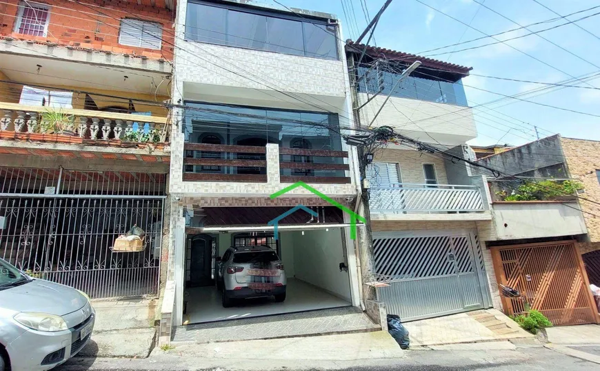 Foto 1 de Casa com 2 Quartos à venda, 225m² em Parque Jandaia, Carapicuíba