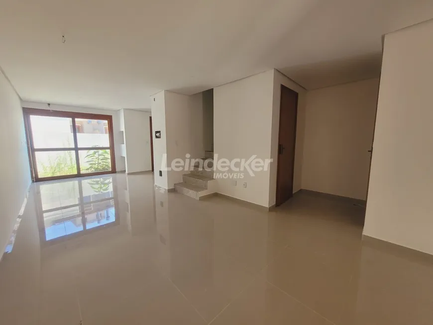 Foto 1 de Casa com 3 Quartos para alugar, 180m² em Guarujá, Porto Alegre