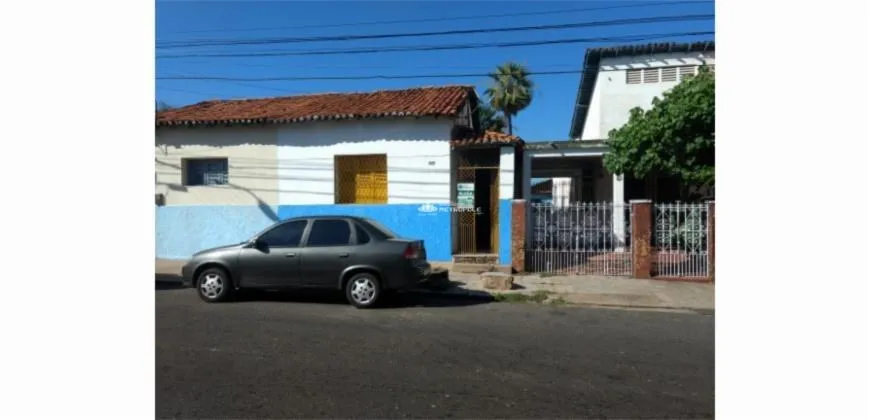 Foto 1 de Casa com 4 Quartos para alugar, 150m² em Centro, Teresina