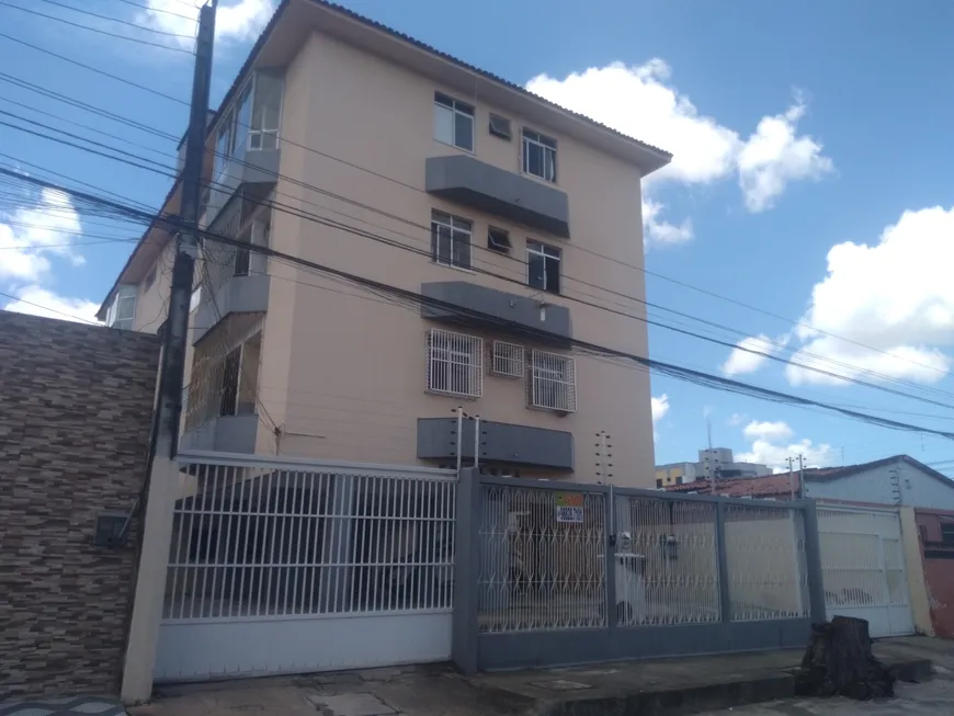 Foto 1 de Apartamento com 3 Quartos à venda, 80m² em Carlito Pamplona, Fortaleza