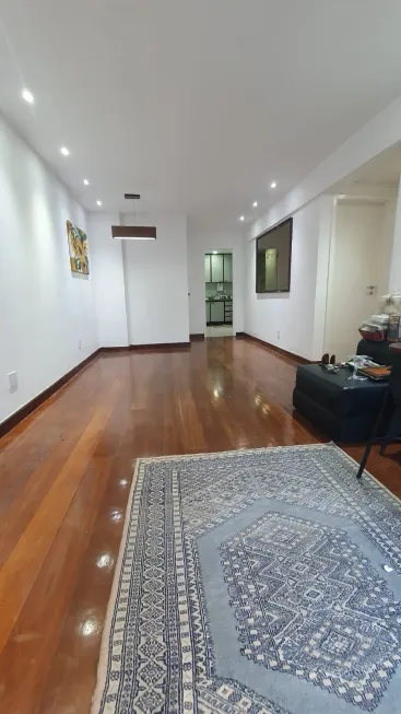 Foto 1 de Apartamento com 2 Quartos para alugar, 90m² em Laranjeiras, Rio de Janeiro