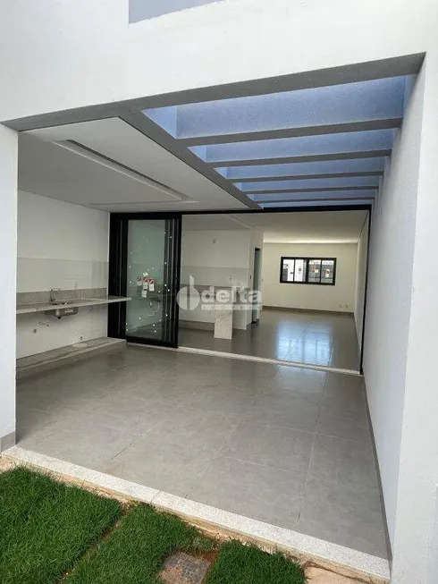Foto 1 de Casa com 3 Quartos à venda, 116m² em Santa Rosa, Uberlândia