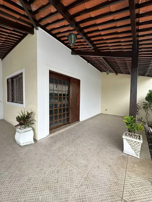 Foto 1 de Casa com 3 Quartos à venda, 200m² em Piatã, Salvador