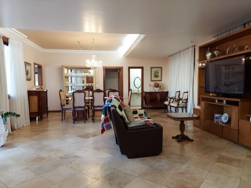 Foto 1 de Casa com 7 Quartos à venda, 540m² em Nova Barroca, Belo Horizonte