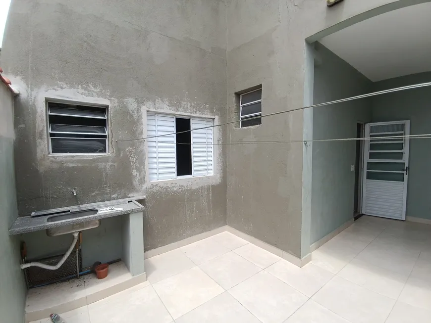 Foto 1 de Casa com 2 Quartos para alugar, 90m² em Capão Redondo, São Paulo