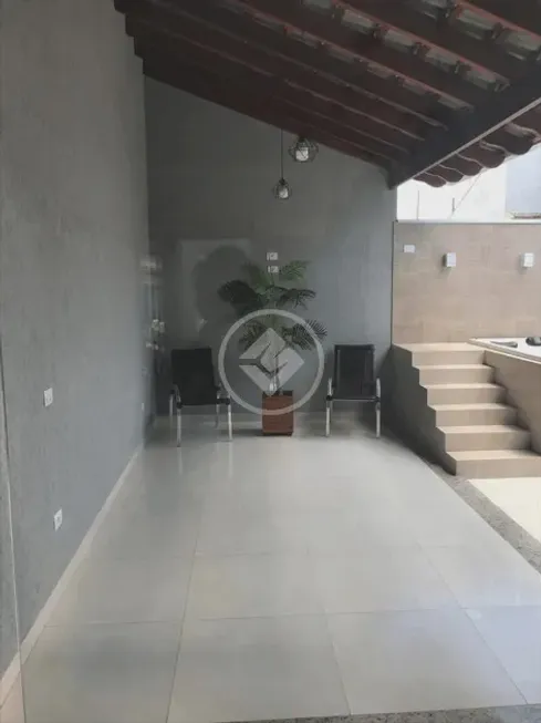 Foto 1 de Sobrado com 3 Quartos à venda, 175m² em Jardim Tóquio, Maringá