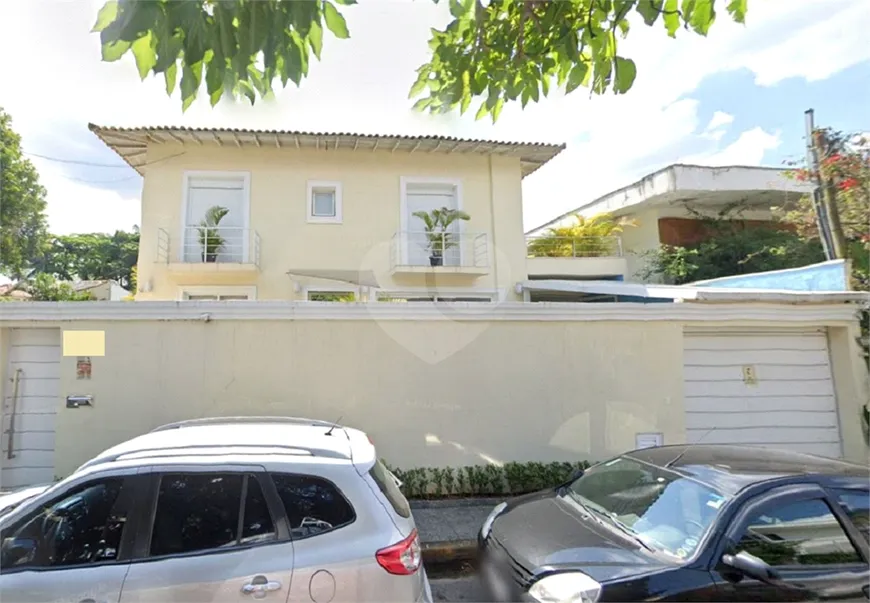 Foto 1 de Casa com 4 Quartos para alugar, 300m² em Jardim Luzitânia, São Paulo