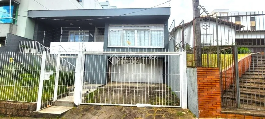 Foto 1 de Casa com 3 Quartos à venda, 242m² em Petrópolis, Porto Alegre