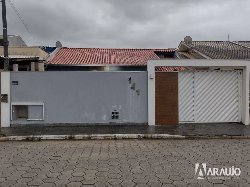 Foto 1 de Casa com 3 Quartos à venda, 120m² em Espinheiros, Itajaí
