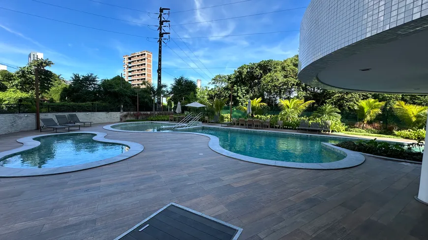 Foto 1 de Apartamento com 4 Quartos à venda, 135m² em Ilha do Retiro, Recife