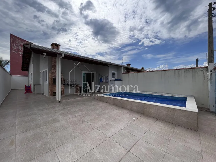Foto 1 de Casa com 2 Quartos à venda, 66m² em Jardim Cibratel, Itanhaém